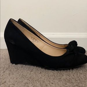 Black wedge heels